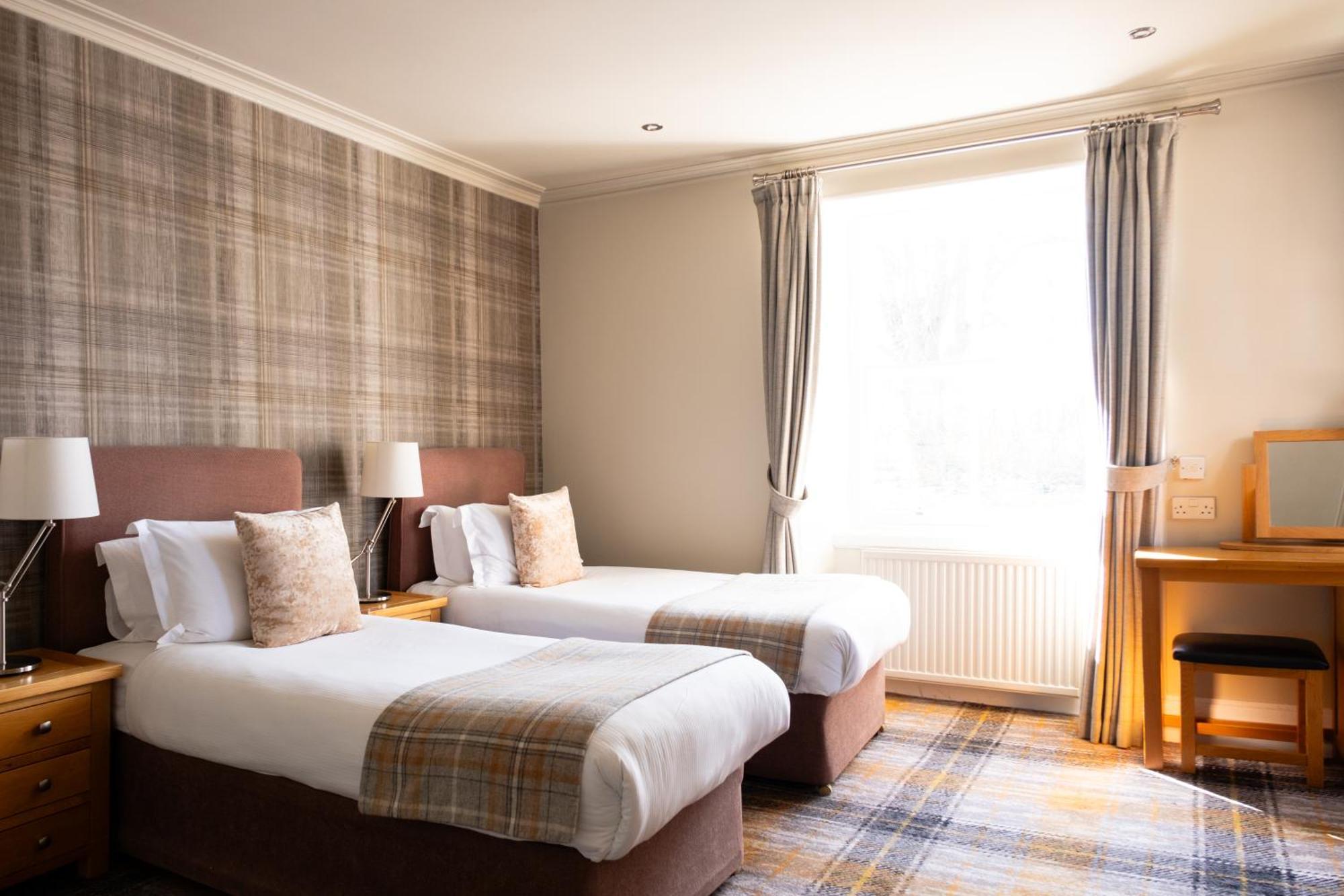 Glen Mhor Hotel At Uile-Bheist 'Brewstillery' Inverness Exterior foto